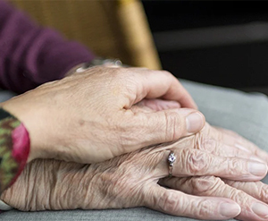 elderly - How to Care for an Elderly with Chronic Pain